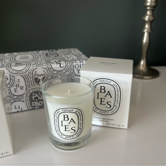 NWT/NWOT DIPTYQUE travel size Baies and Feu De Bois 2.4 oz candle pair - Picture 3 of 4